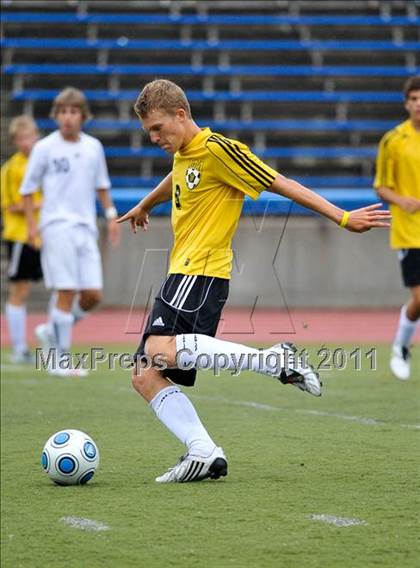 Thumbnail 2 in Lahser vs Farmington (Detroit Country Day Tournament) photogallery.