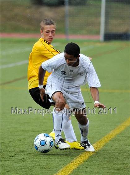 Thumbnail 1 in Lahser vs Farmington (Detroit Country Day Tournament) photogallery.