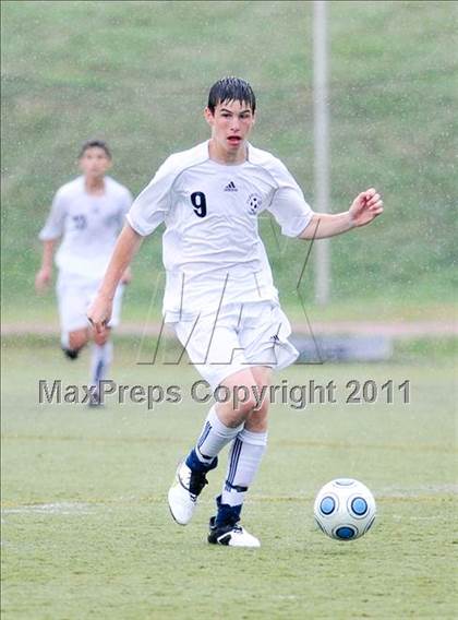 Thumbnail 3 in Lahser vs Farmington (Detroit Country Day Tournament) photogallery.