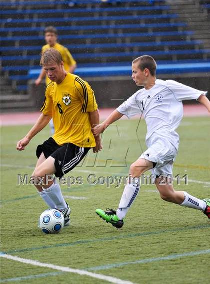 Thumbnail 1 in Lahser vs Farmington (Detroit Country Day Tournament) photogallery.