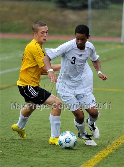 Thumbnail 2 in Lahser vs Farmington (Detroit Country Day Tournament) photogallery.