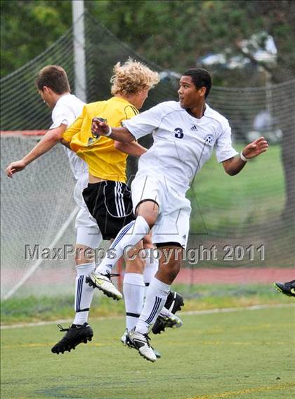 Thumbnail 2 in Lahser vs Farmington (Detroit Country Day Tournament) photogallery.