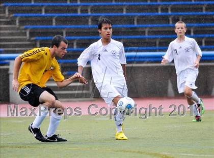 Thumbnail 1 in Lahser vs Farmington (Detroit Country Day Tournament) photogallery.