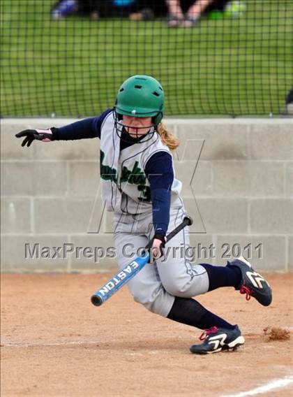 Thumbnail 2 in Mountain View vs Capitol (5A District Tournament) photogallery.