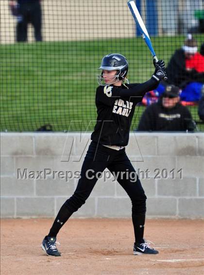 Thumbnail 1 in Mountain View vs Capitol (5A District Tournament) photogallery.