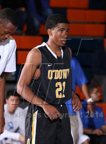 Thumbnail 3 in Bishop O'Dowd vs. El Camino Real (Tarkanian Classic) photogallery.