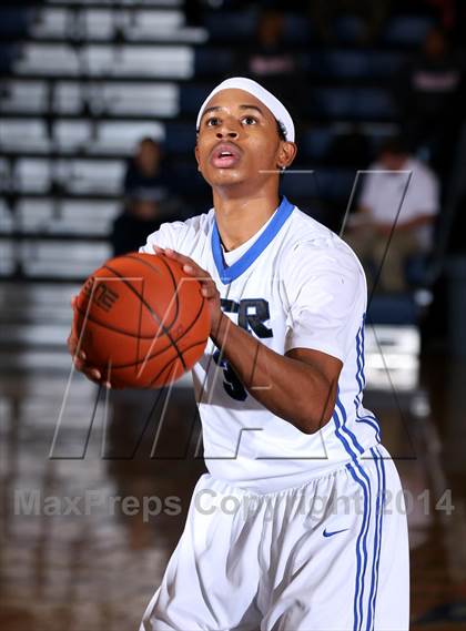 Thumbnail 3 in Bishop O'Dowd vs. El Camino Real (Tarkanian Classic) photogallery.