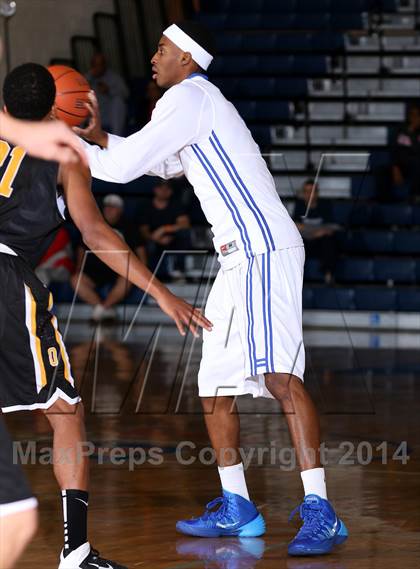 Thumbnail 2 in Bishop O'Dowd vs. El Camino Real (Tarkanian Classic) photogallery.
