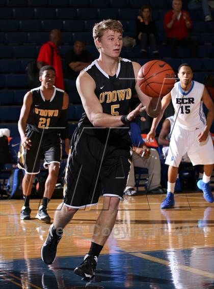 Thumbnail 3 in Bishop O'Dowd vs. El Camino Real (Tarkanian Classic) photogallery.
