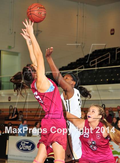 Thumbnail 1 in JSerra Catholic vs. Bishop Montgomery (CIF SS D4AA Final) photogallery.