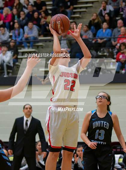 Thumbnail 2 in Judson vs. United South (UIL 6A Regional Semifinal Playoffs) photogallery.