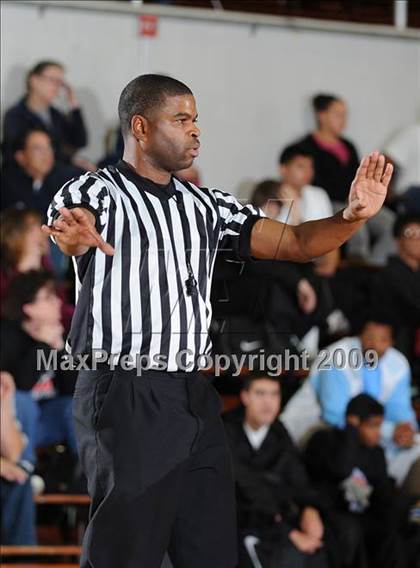 Thumbnail 2 in Lincoln vs. Clovis West (St. Hope Holiday Classic) photogallery.