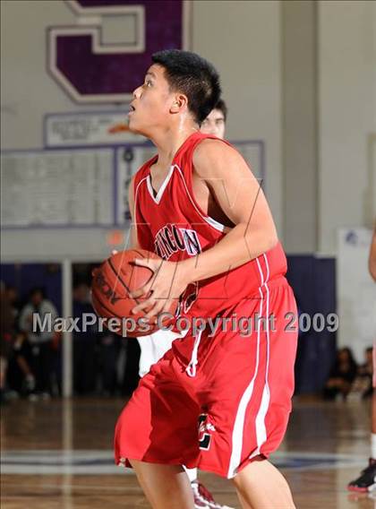Thumbnail 3 in Lincoln vs. Clovis West (St. Hope Holiday Classic) photogallery.