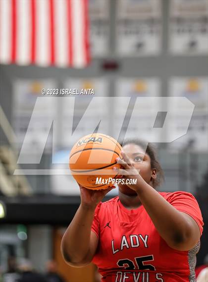 Thumbnail 3 in Fairmont vs. Red Springs (2023 Robeson County Shootout) photogallery.