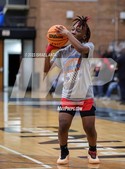 Thumbnail 2 in Fairmont vs. Red Springs (2023 Robeson County Shootout) photogallery.