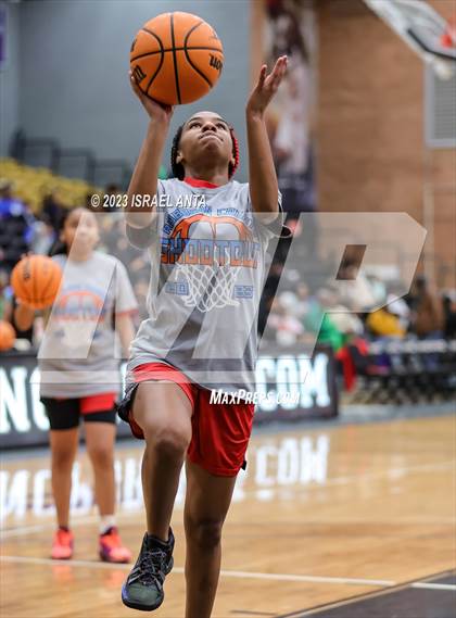Thumbnail 2 in Fairmont vs. Red Springs (2023 Robeson County Shootout) photogallery.