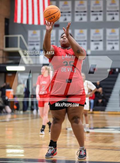 Thumbnail 1 in Fairmont vs. Red Springs (2023 Robeson County Shootout) photogallery.