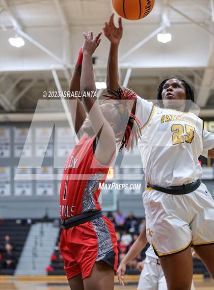 Thumbnail 1 in Fairmont vs. Red Springs (2023 Robeson County Shootout) photogallery.