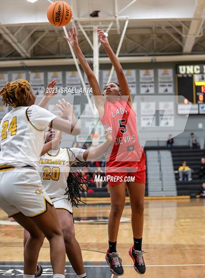 Thumbnail 1 in Fairmont vs. Red Springs (2023 Robeson County Shootout) photogallery.