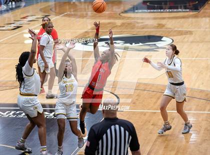 Thumbnail 1 in Fairmont vs. Red Springs (2023 Robeson County Shootout) photogallery.