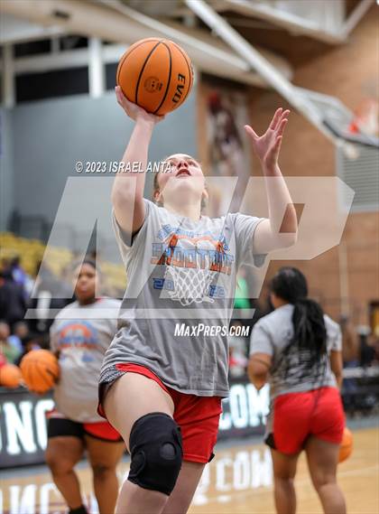Thumbnail 2 in Fairmont vs. Red Springs (2023 Robeson County Shootout) photogallery.