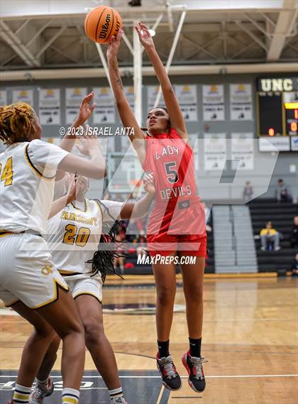 Thumbnail 3 in Fairmont vs. Red Springs (2023 Robeson County Shootout) photogallery.