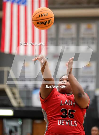 Thumbnail 1 in Fairmont vs. Red Springs (2023 Robeson County Shootout) photogallery.