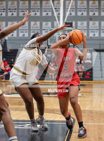 Thumbnail 2 in Fairmont vs. Red Springs (2023 Robeson County Shootout) photogallery.