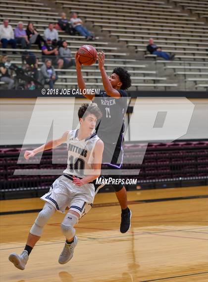 Thumbnail 3 in Central Catholic vs Warren (NEISD/NISD Basketball Tournament) photogallery.