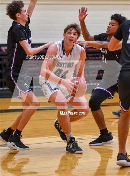 Thumbnail 2 in Central Catholic vs Warren (NEISD/NISD Basketball Tournament) photogallery.