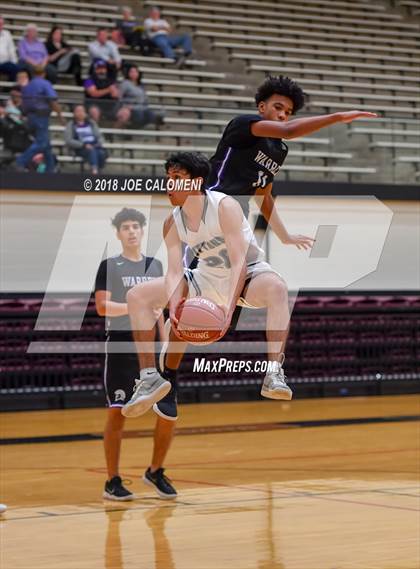 Thumbnail 2 in Central Catholic vs Warren (NEISD/NISD Basketball Tournament) photogallery.