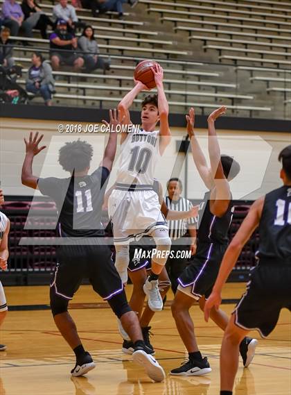 Thumbnail 3 in Central Catholic vs Warren (NEISD/NISD Basketball Tournament) photogallery.