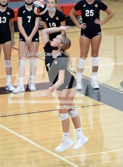 Thumbnail 1 in Capistrano Valley @ Jserra Catholic photogallery.
