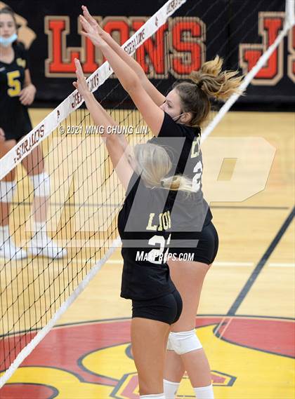 Thumbnail 3 in Capistrano Valley @ Jserra Catholic photogallery.
