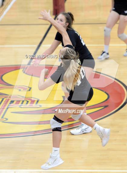 Thumbnail 2 in Capistrano Valley @ Jserra Catholic photogallery.