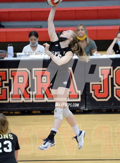 Thumbnail 2 in Capistrano Valley @ Jserra Catholic photogallery.