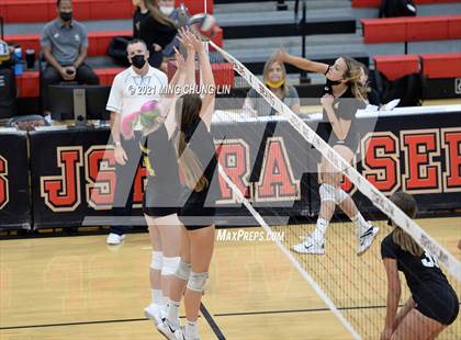 Thumbnail 1 in Capistrano Valley @ Jserra Catholic photogallery.
