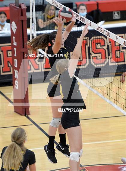 Thumbnail 1 in Capistrano Valley @ Jserra Catholic photogallery.