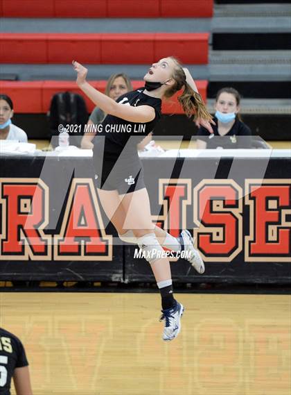 Thumbnail 3 in Capistrano Valley @ Jserra Catholic photogallery.