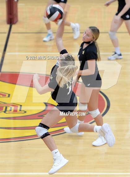 Thumbnail 2 in Capistrano Valley @ Jserra Catholic photogallery.
