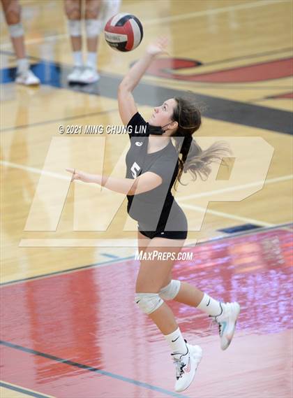 Thumbnail 2 in Capistrano Valley @ Jserra Catholic photogallery.