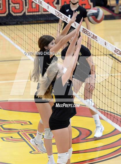 Thumbnail 1 in Capistrano Valley @ Jserra Catholic photogallery.