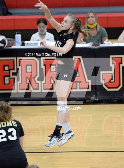 Thumbnail 3 in Capistrano Valley @ Jserra Catholic photogallery.