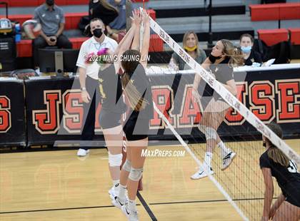 Thumbnail 2 in Capistrano Valley @ Jserra Catholic photogallery.