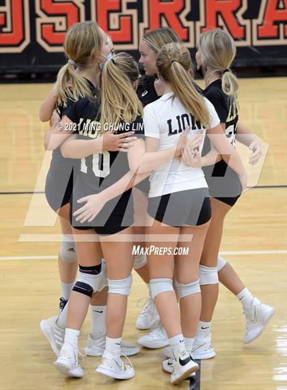 Thumbnail 1 in Capistrano Valley @ Jserra Catholic photogallery.