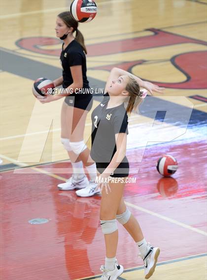 Thumbnail 3 in Capistrano Valley @ Jserra Catholic photogallery.
