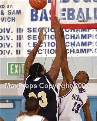 Thumbnail 2 in North Broward Prep vs. Sacramento (Les Schwab Challenge) photogallery.