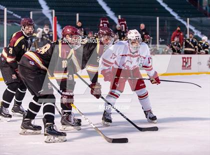 Thumbnail 3 in Boston College High vs. Catholic Memorial (Frozen Fenway) photogallery.