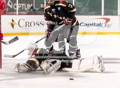 Thumbnail 2 in Boston College High vs. Catholic Memorial (Frozen Fenway) photogallery.