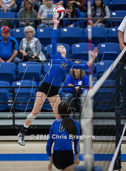 Thumbnail 1 in Har-Ber vs Conway (AAA 7A 2nd Round Playoff) photogallery.
